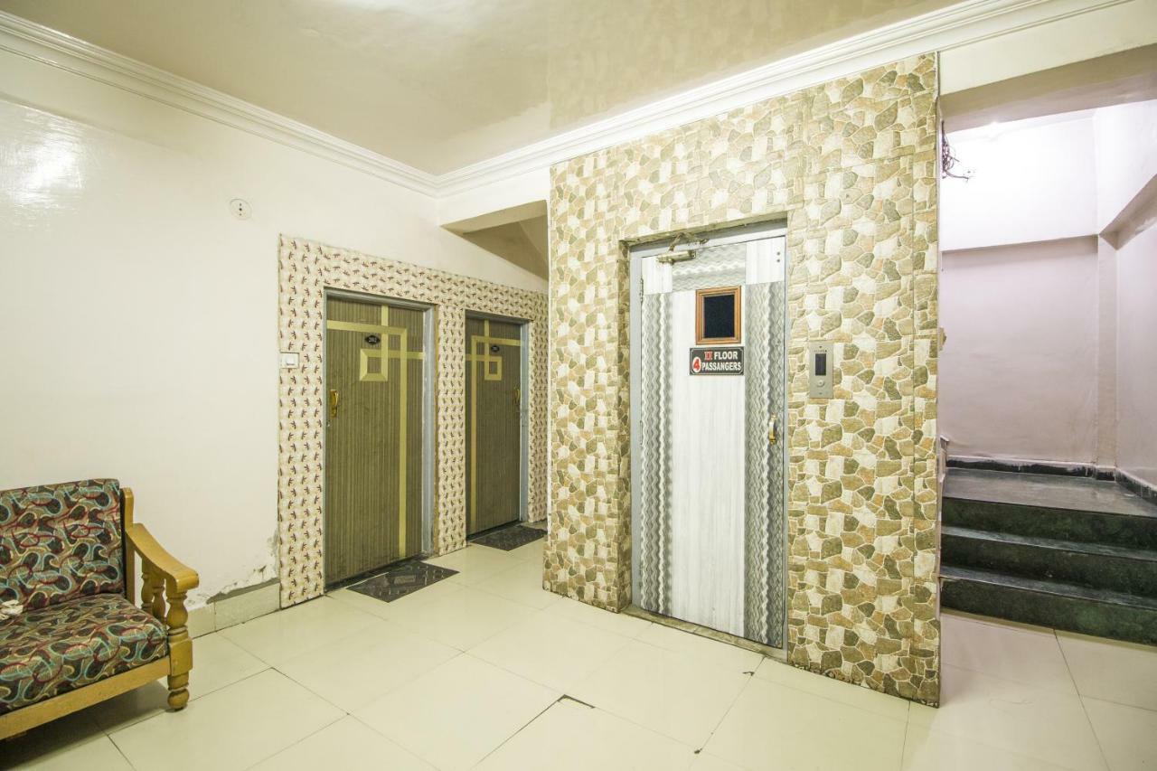 Hotel Gujarat Palace Ujjain Exterior photo