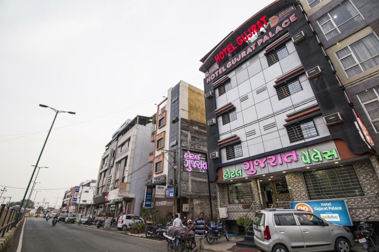 Hotel Gujarat Palace Ujjain Exterior photo